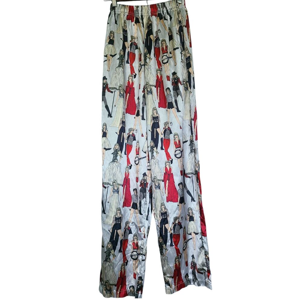 Official Taylor Swift Red (Taylor's Version) Eras Satin Pajama Set Small S PJs - Picture 6 of 9